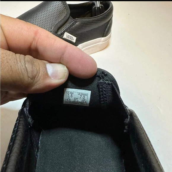 Vans classic slipon Perf leather shoe black size women’s 7 perforated 216 Box 25 - Picture 9 of 10